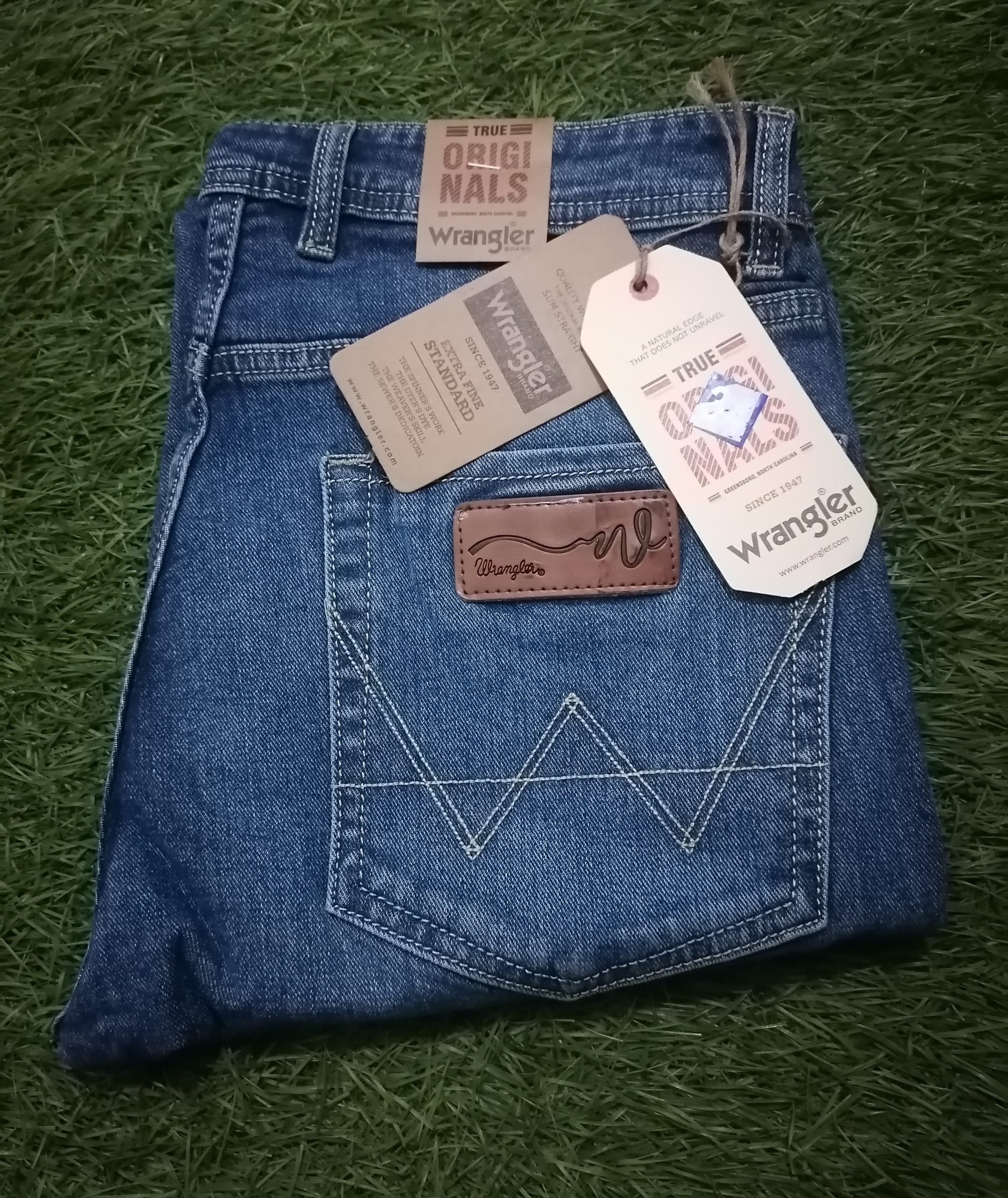 Wrangler Jeans Size-34 - Kashmir Suharaa